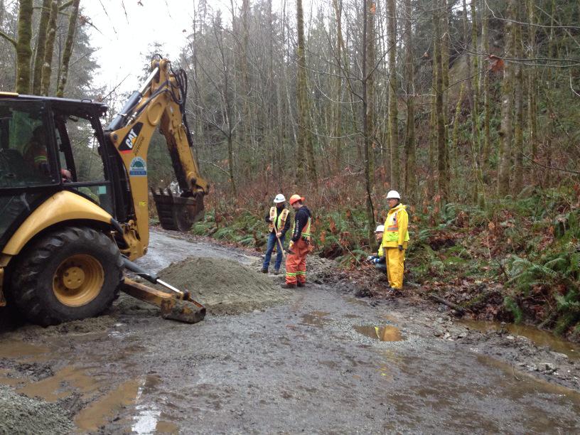 mossomcreek's tweet photo. Thx to @CityofPoMo Darrin Penner &amp; his roads crew 4 generous help w drainage on hatchery road.  @DstrandbergTC @PSF http://t.co/Xq8oEeyWVK