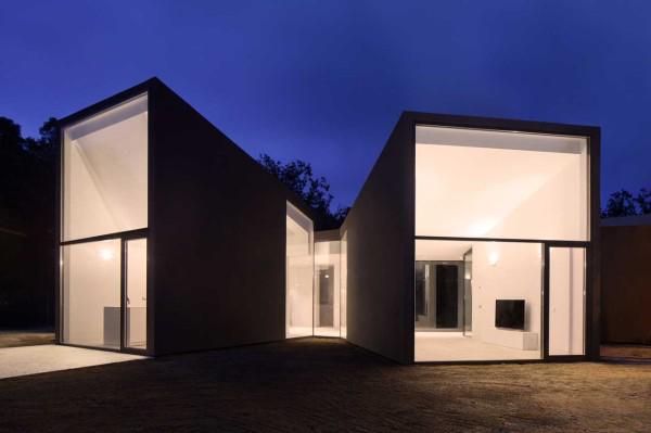 designmilk's tweet photo. A Sculptural House Designed Around the Landscape http://t.co/vRSmm2xUFR http://t.co/M4BOPYk0uC