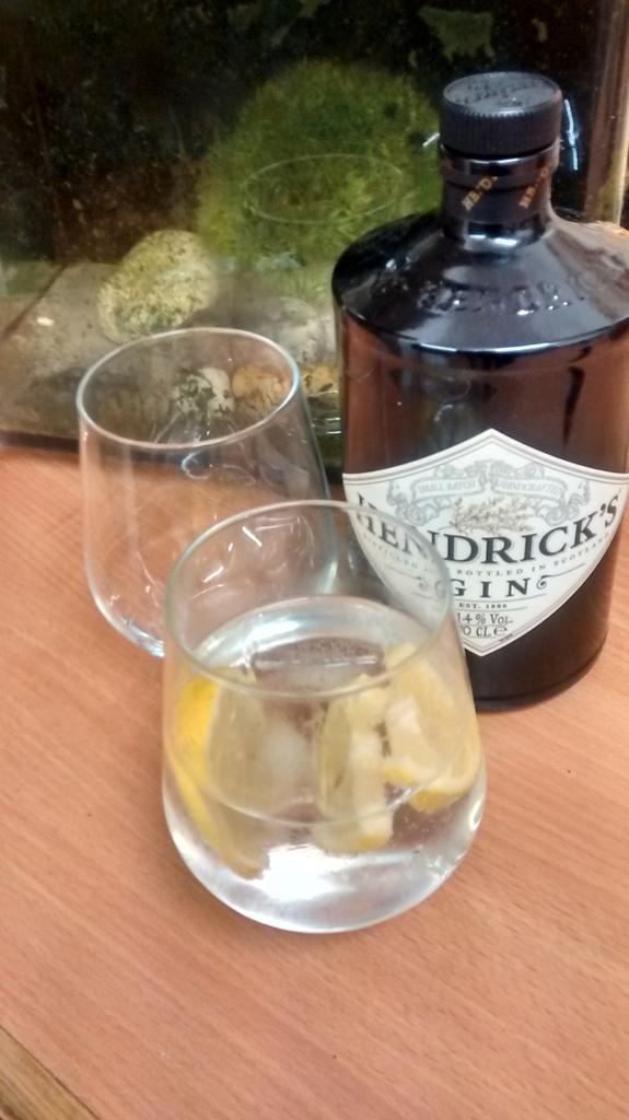 TheDrinkInn's tweet photo. Would like to thank ged @WildsOfOldham for our Xmas pressie cheers mate all the best http://t.co/ccZgJlxGMC