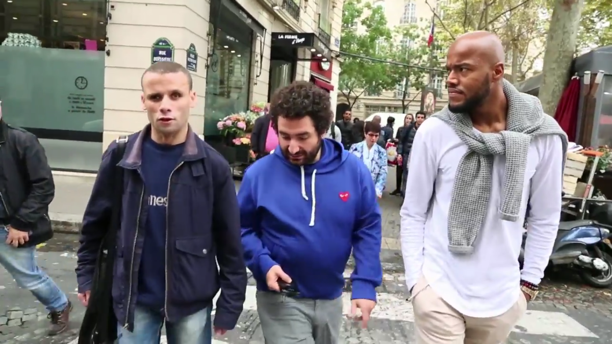 dzwarriors's tweet photo. 1, 2, 3 viva Raïs M'Bolhi - Part 2 http://t.co/miV9FG2BZe @cliquetv @RaisMBolhiTwit http://t.co/GYI079OxHL