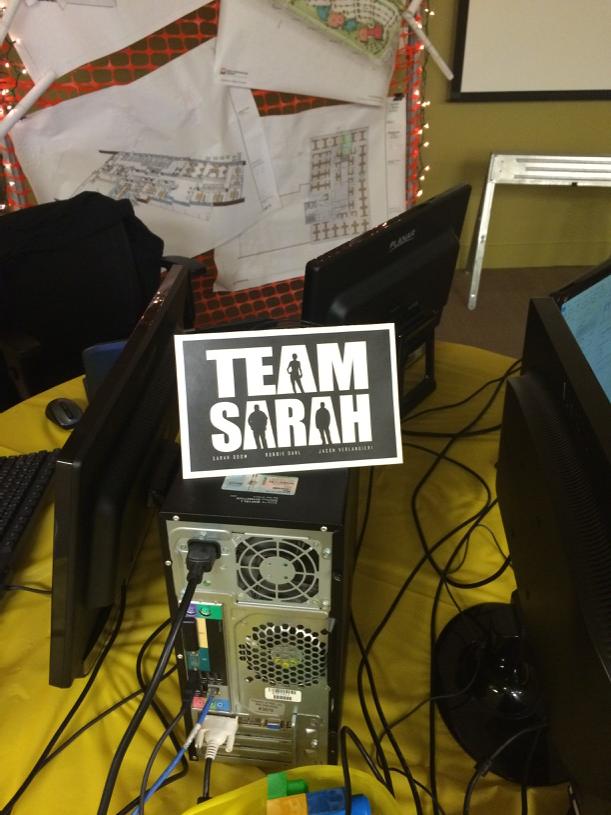 JonTFish's tweet image. Team Sarah isn&apos;t wasting any time with tech setup #FNCForge @InnovateOxford @InnovateMS