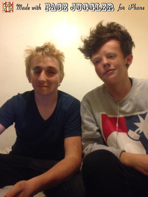 seanj1999's tweet photo. EVERYBODY, Stop what you're doing and get this app! http://t.co/0ouaF0ciDn @facejuggler http://t.co/9Pv90g7qir