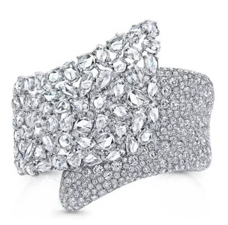 JCKMagazine's tweet photo. 12 bracelets perfect for cold-weather style, from @JCKmarketplace: http://t.co/7LVIfg6hzR http://t.co/8EK2Ze2mmO