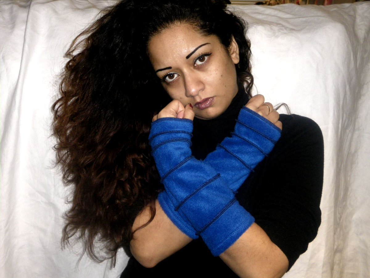 crazycutecloset's tweet photo. Snuggly arm warmers - blue/black ridged https://t.co/JqBkyeVFm0 #fleece #warm #accessories #fashion #crazycutecloset http://t.co/KhYe7F8EPt