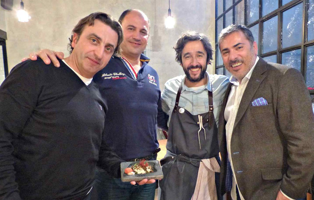 Visita a #Dstage_res de <a href="/DiegoGuerrero75/">Diego Guerrero</a> con <a href="/xoseportas/">Jose Portas Garcia</a> y Carlos Ronda <a href="/discarlux/">Discarlux S.L.</a> 
Pronto en la web <a href="/planetaconserva/">Planeta en conserva</a>