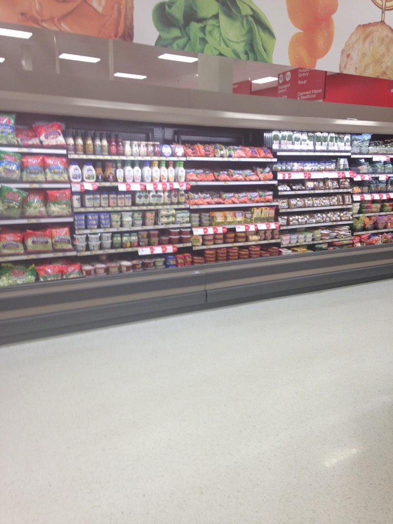 1st few pics from afar of 2321 food areas being BOLD! Flex and fill! #drivingsales #InTheStoreOnTheFloor @algaffner