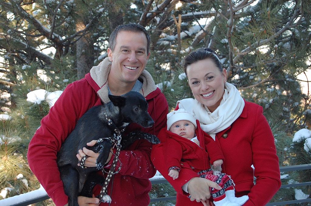 RosieDYSstar's tweet photo. @DudeURScrewed @terryschappert @JHSurvival @JakeZweig #MattGraham Happy Holidays! From my new family to yours! XOXO http://t.co/4pLrho9vKC