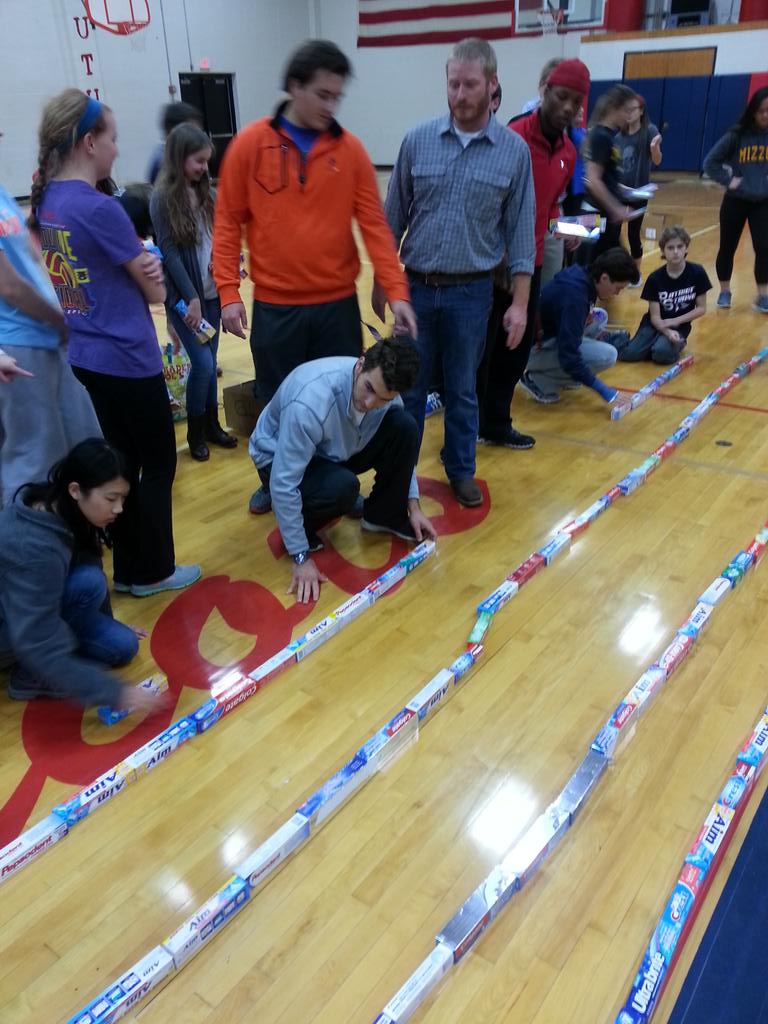 ParkwaySchools's tweet image. In progress: Parkway South going for a new world record! Most consecutive toothpaste tubes! #CircleofConcern.