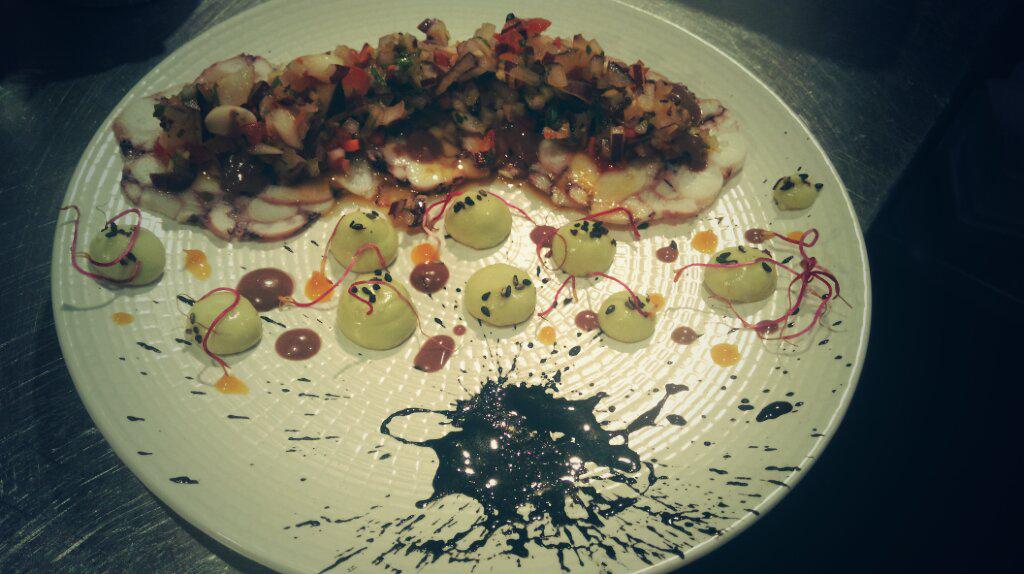 CalaguaEloy's tweet photo. Pronto un Nuevo concepto street food esta por nacer en Paris! Me acompañan :) http://t.co/Vqe8IA0qZ0