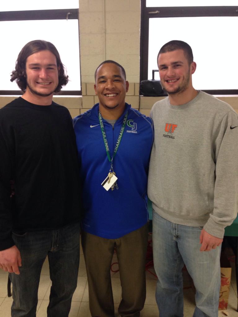 CJEAGLESFB's tweet image. Former players Sam Spees (Centre College) and Tim Szabo (Findlay) stop by CJ. #proudcoach #2studs