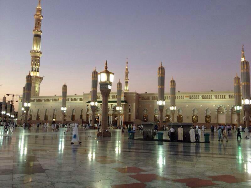 abos0ud's tweet photo. العافيه ما تنشرى بروس الاموال

ومايثمن الصحه سوى من فقدها
مادام صرت مصلي وطيب الحال

هذي ترى كنـوز الحيـاه وسعدها http://t.co/uEZlg6qjsX