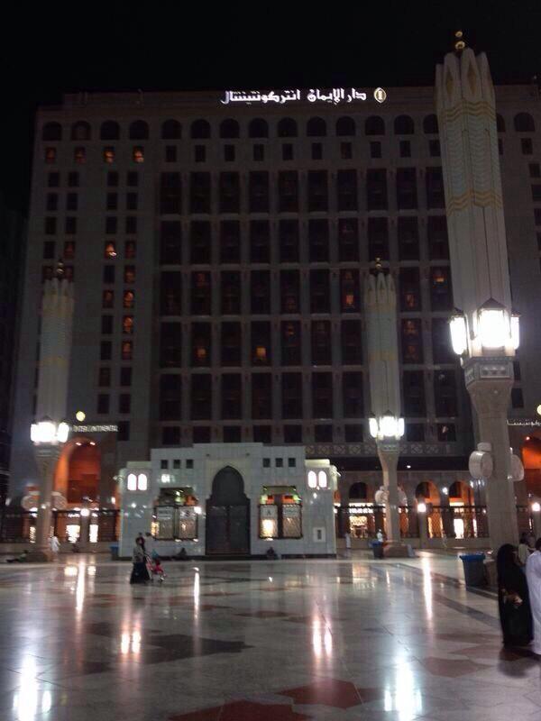 abos0ud's tweet photo. العافيه ما تنشرى بروس الاموال

ومايثمن الصحه سوى من فقدها
مادام صرت مصلي وطيب الحال

هذي ترى كنـوز الحيـاه وسعدها http://t.co/uEZlg6qjsX