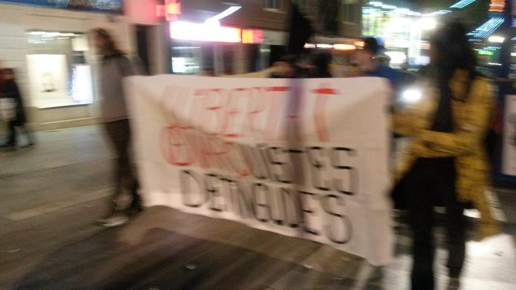 alicia_valencia's tweet photo. Ara a #SantAndre bcn mani #llibertatdetingudes #OperacionPandora @comunistes http://t.co/AHW4dtEGQp