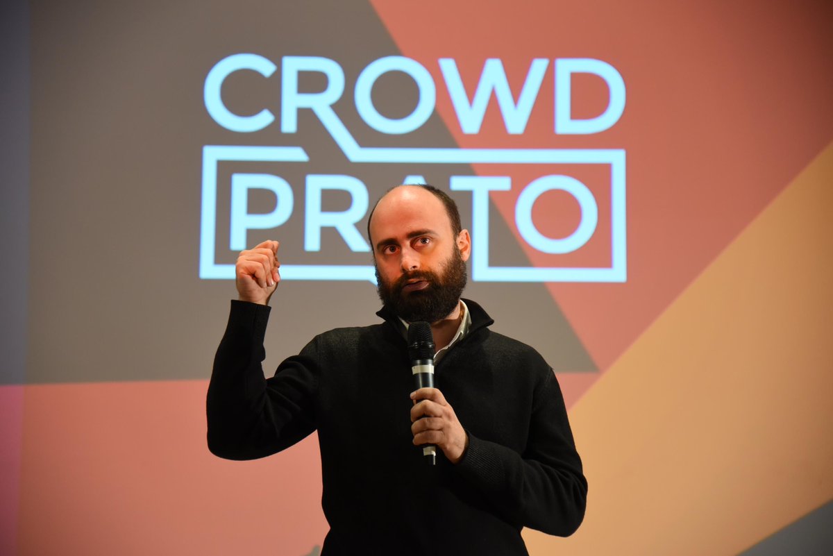 CrowdPrato's tweet photo. Biraghi ispiratore giurato di @crowdprato rinforza il concetto città-soluzione @secolourbano #pratottimista #prato http://t.co/F33ELEhKoO