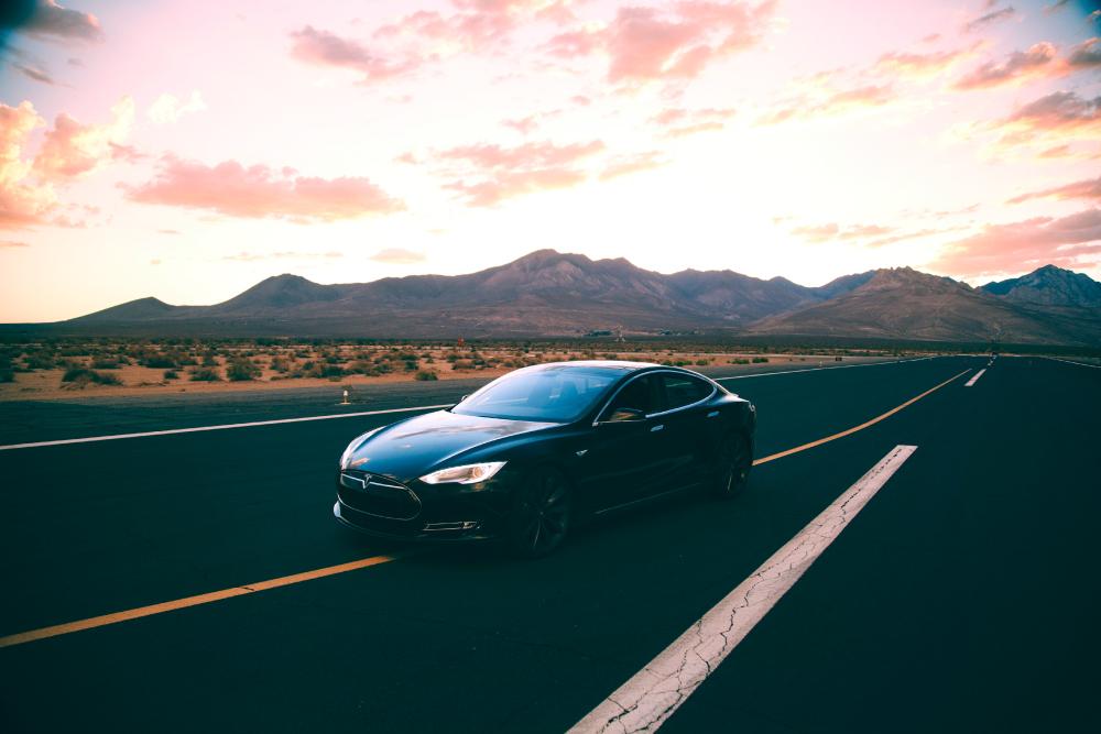 Tesla's tweet image. Global Model S fleet has just passed 1 billion kilometers driven! More than 100 million liters of gasoline saved.