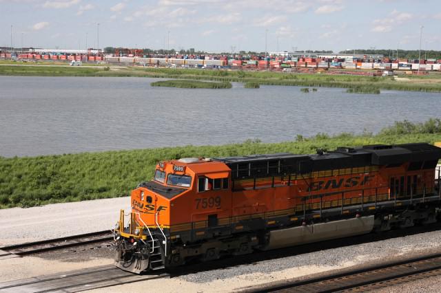 BNSFRailway's tweet photo. BNSF is #hiring three diesel engine electricians in #Corwith, #Illinois. Apply today at http://t.co/aUJzMMmUo2! http://t.co/pq1DTYWyms