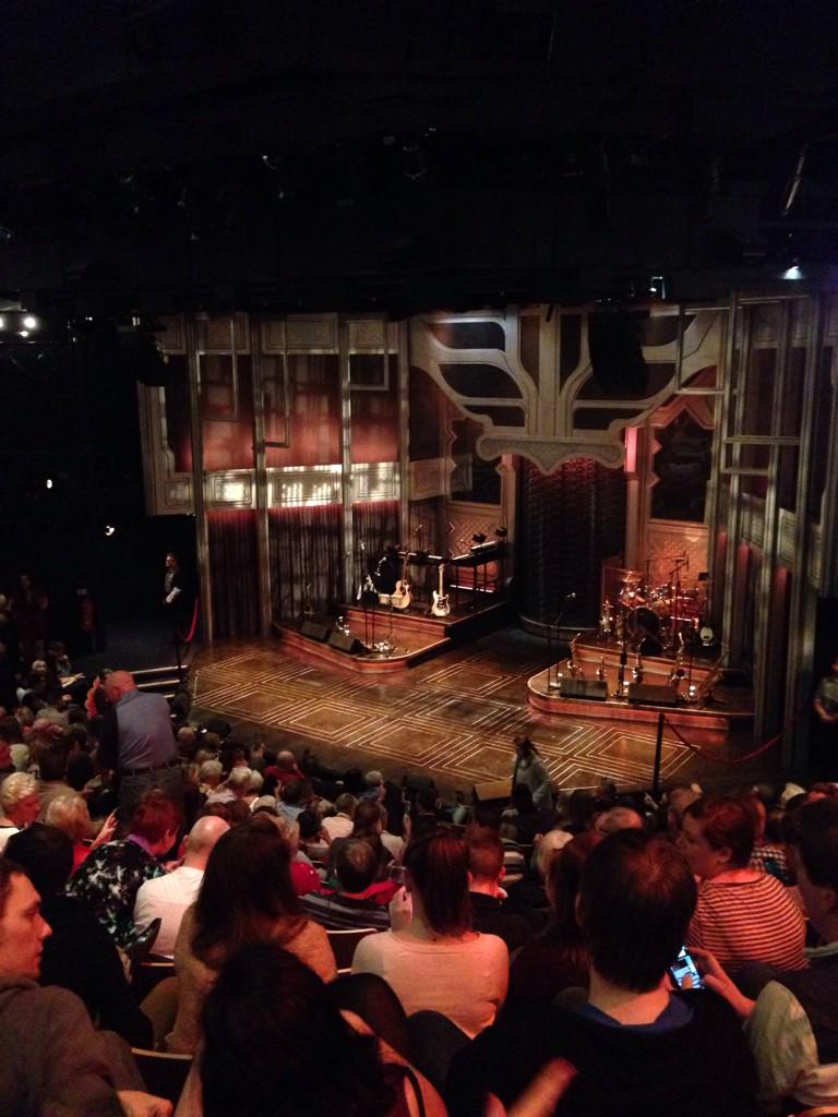 joeleat's tweet photo. #StFinnigans is closed for the night so it's midnight matinee time @NewWolsey !!!!! http://t.co/rrR2lxjvjN