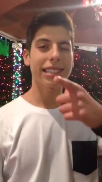 MattHColombia's tweet photo. @matthunter123 Le Mando un vídeo a @Hannahcast  - (FOTOS) http://t.co/4FIVVfYbXc