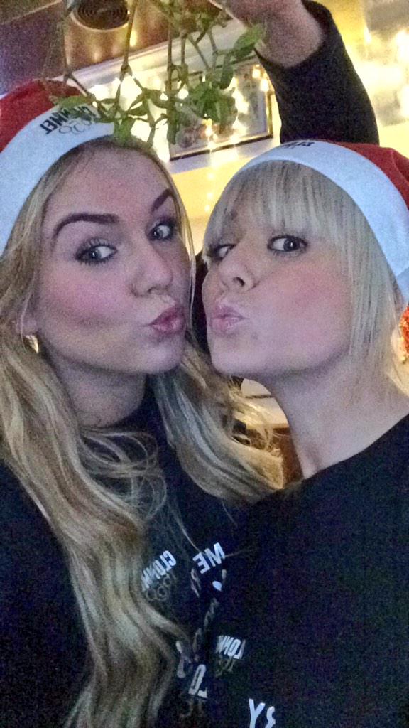 ChloeA7's tweet photo. Come and join our @Clonmel1650 christmas party....beers are on us #ClonmelKissmas #mistletoe #Christmastime http://t.co/Q6Ote0kOvw