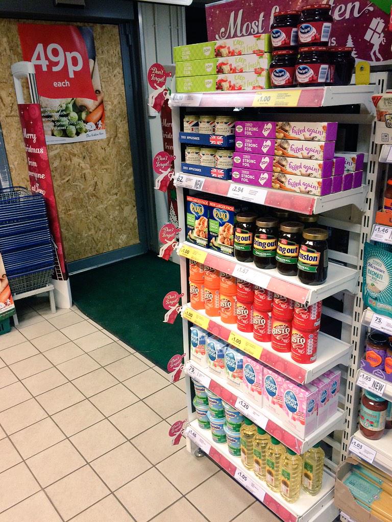 3305Express's tweet image. #dontforgetyouressentials 🎅🎄🎅🎄 @carden100 @rachedwards1984 @tescoarea20