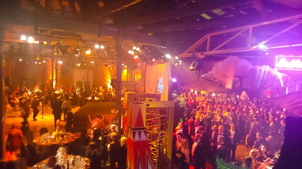 EncoreEMEA's tweet photo. Doors have opened  and dinner is being served  :) @Derbyxmasparty @RoundhouseDerby #zulusundance #goodview http://t.co/tpdfaAvFP0
