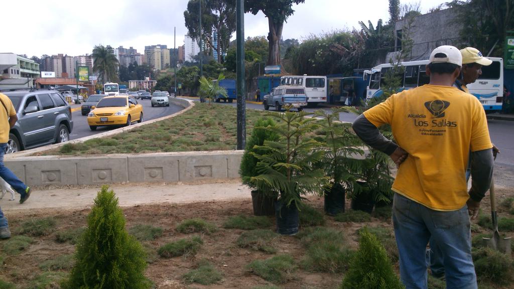 josyfernandez's tweet photo. Devolviendo el verde que caracteriza a nuestro San Antonio #TodoPorSanAntonio  http://t.co/EmsW2KaMVF"