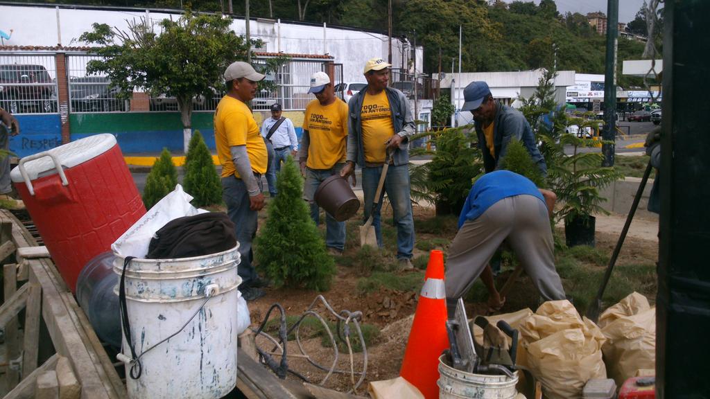 josyfernandez's tweet photo. Devolviendo el verde que caracteriza a nuestro San Antonio #TodoPorSanAntonio  http://t.co/EmsW2KaMVF"
