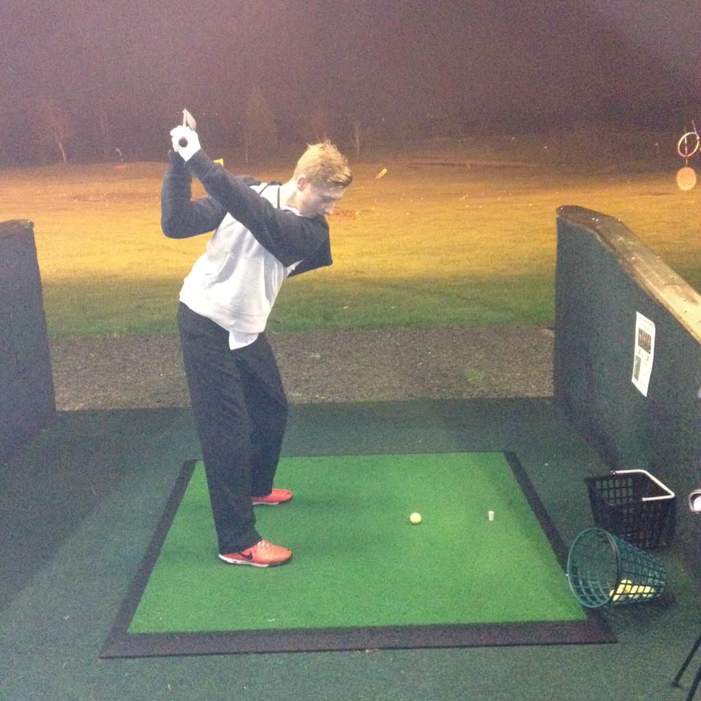 RPGCJuniorgolf's tweet photo. Ben on his lesson looking good(: #keen on...8pm wet &amp; cold but still working hard @RPGCJuniorgolf http://t.co/mHJbVf7Jd0