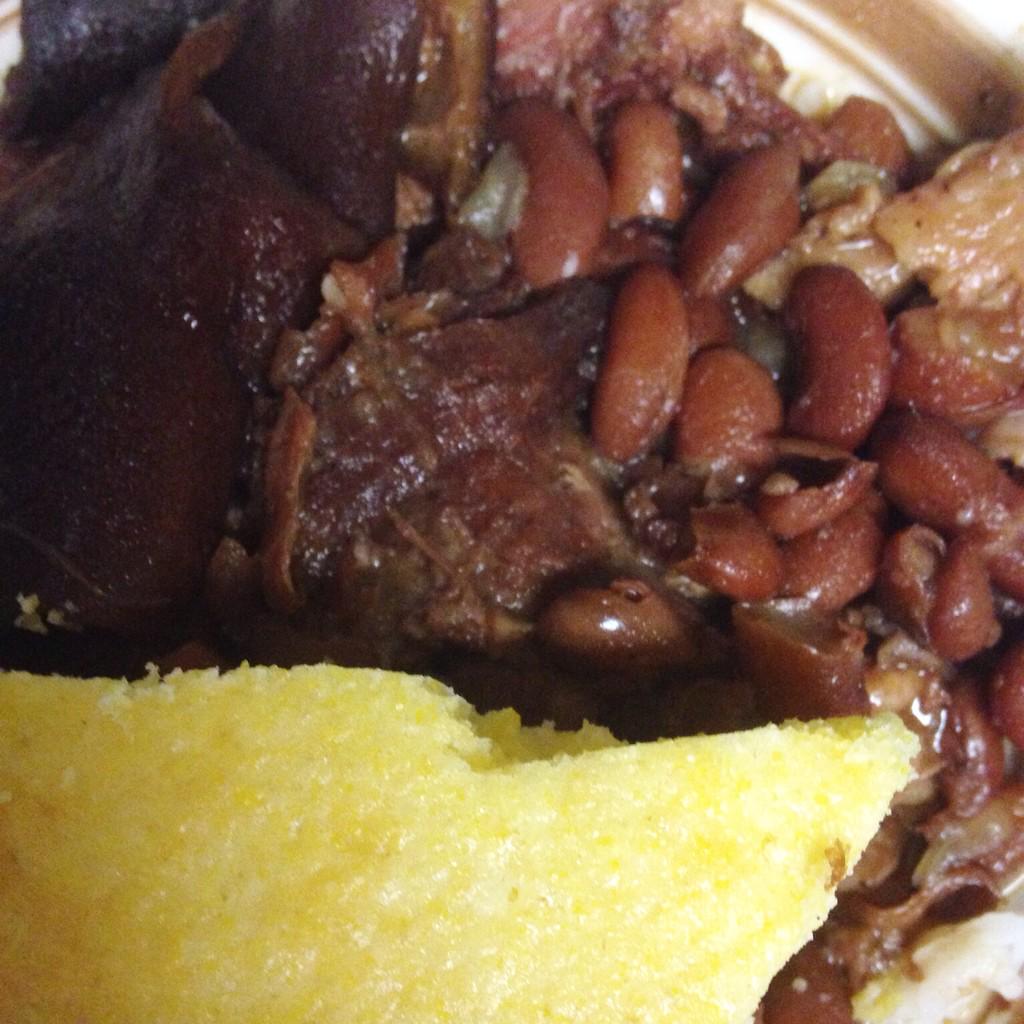 skeetie_777's tweet image. #beansandcornbread #food 😘😘😘