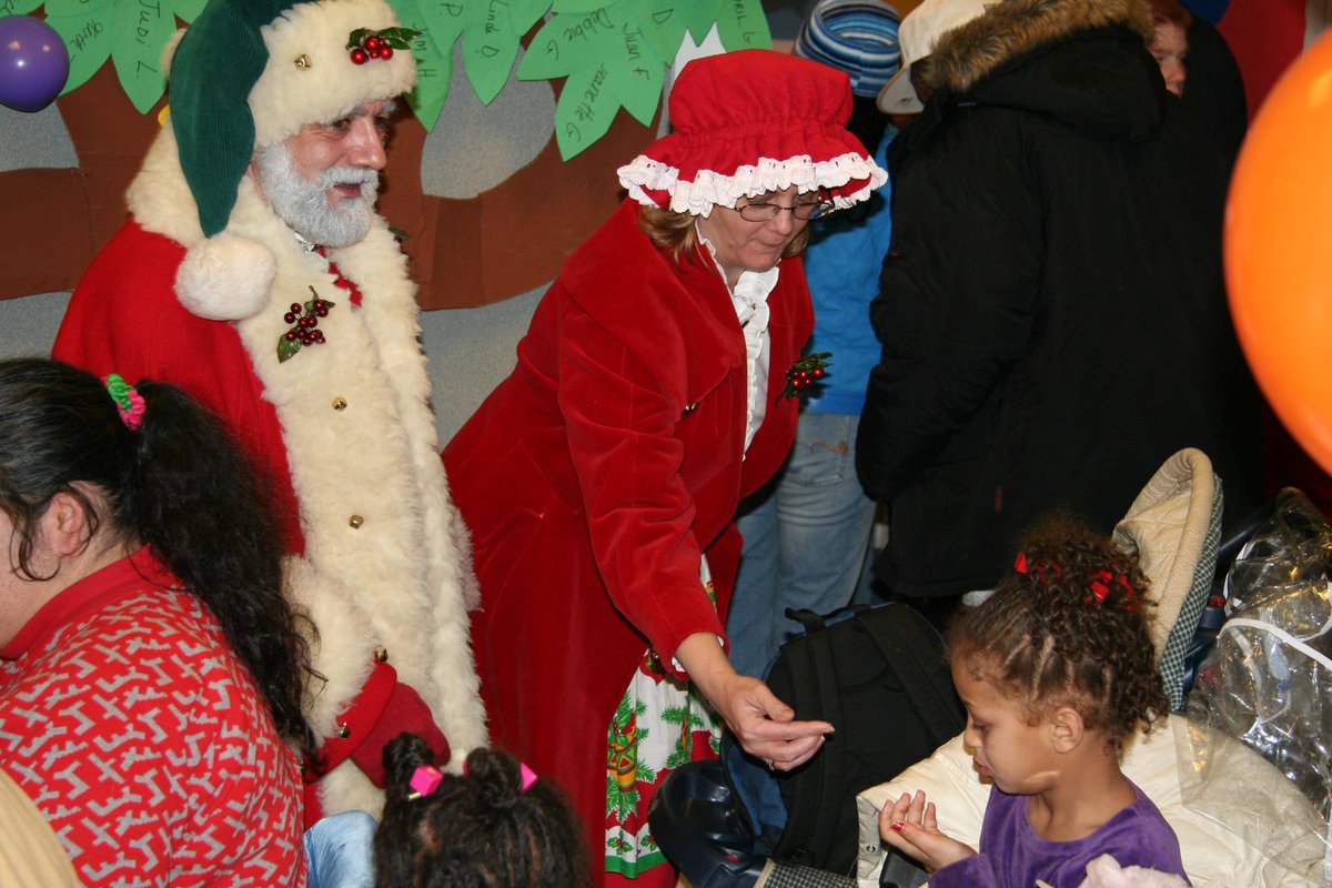 It's #ThrowbackThursday! Santa &amp; Mrs. Claus vist Henry Schein's 2010 Holiday Cheer program in Melville!