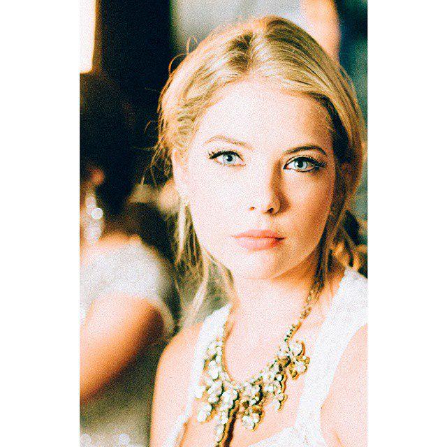 Happy Birthday Ashley Benson !Hope you have the best birthday ever!I love you so much!    