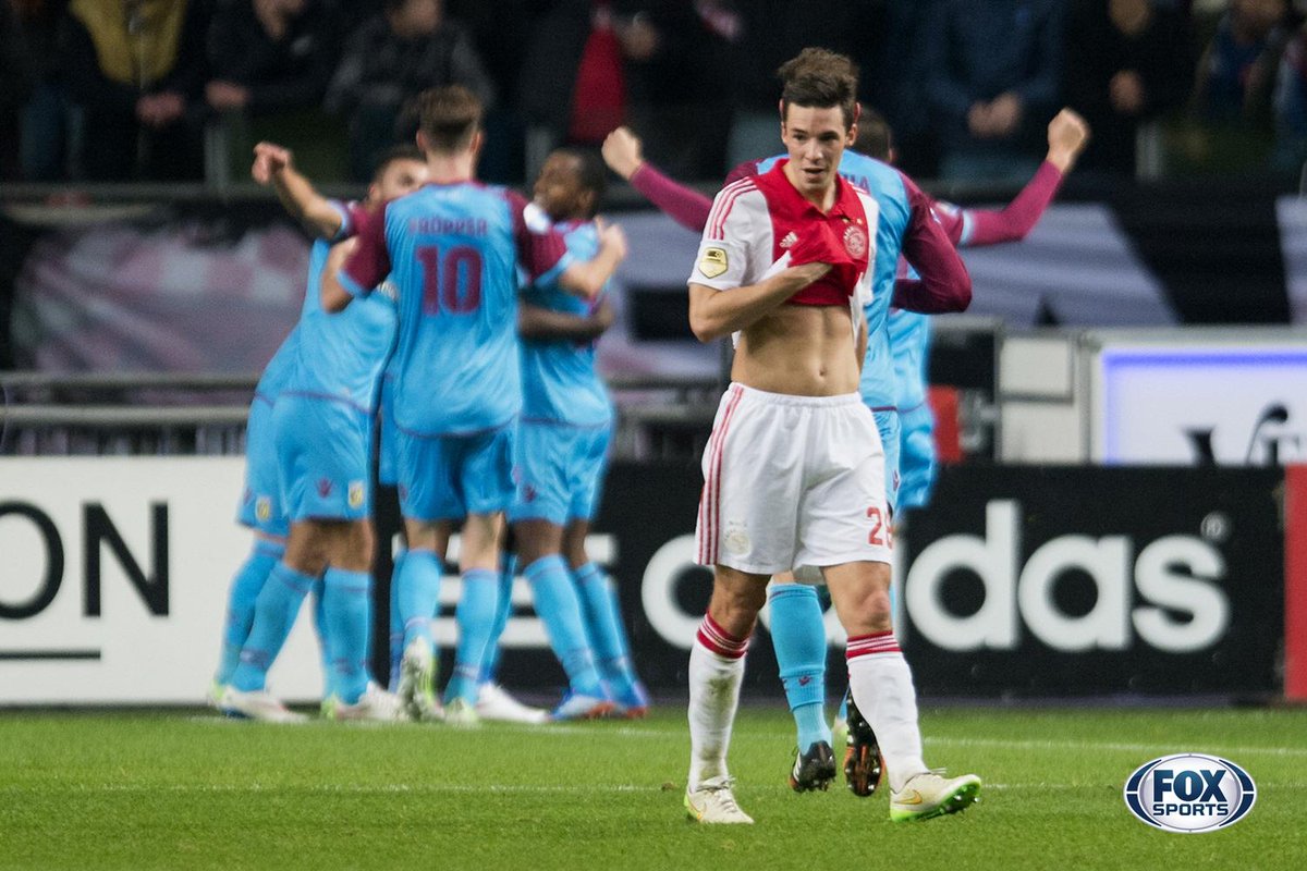 ESPNnl's tweet photo. UITSLAG: Vitesse vernedert Ajax in eigen huis (0-4) #ajavit Straks de loting op FOX Sports 1. http://t.co/hYxW8MK1he