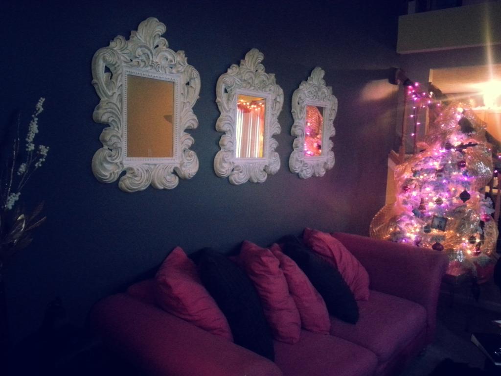 SaveAsia's tweet photo. A winter wonderland from LeQuetta Fletcher #holidayinteriordesign http://t.co/Sm6wWrmOde