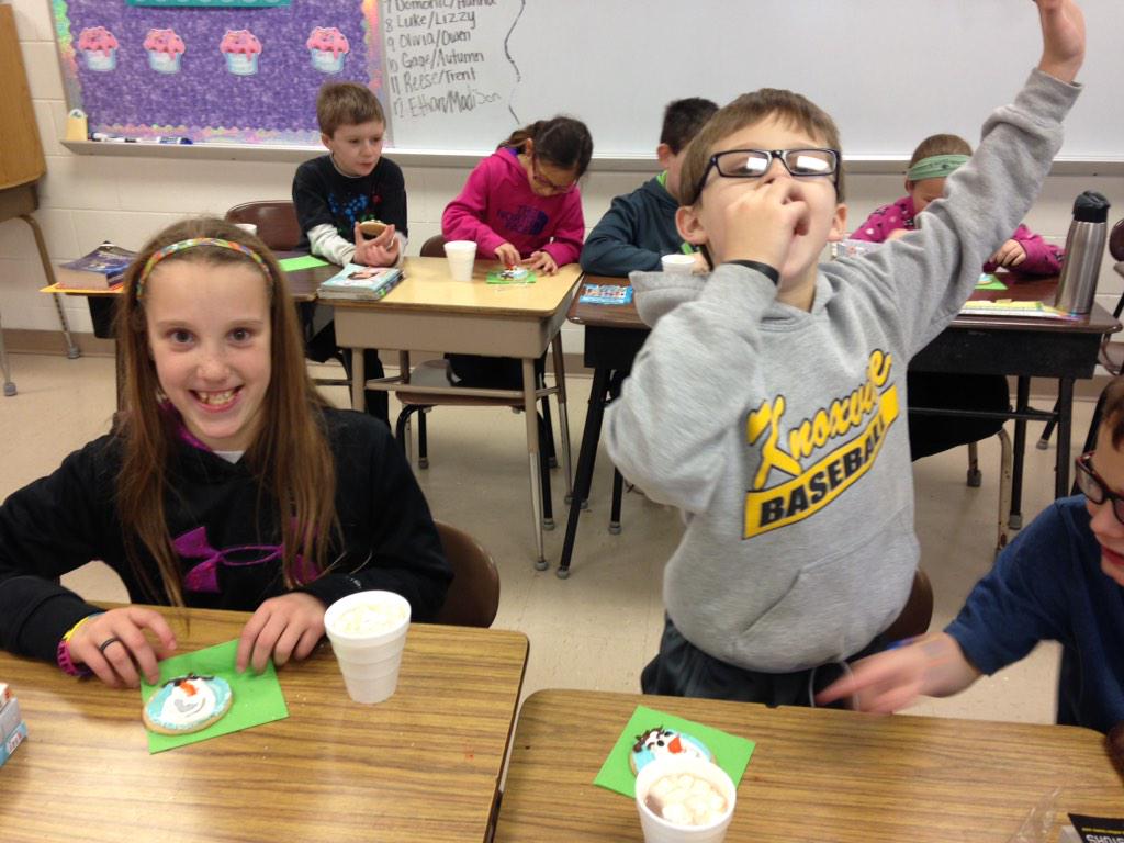 MsDunkin's tweet photo. HUGE thanks to @kelsijochambers for the cookies and hot chocolate today! #PBIS #OlafCookies http://t.co/IEQxJn2NyV