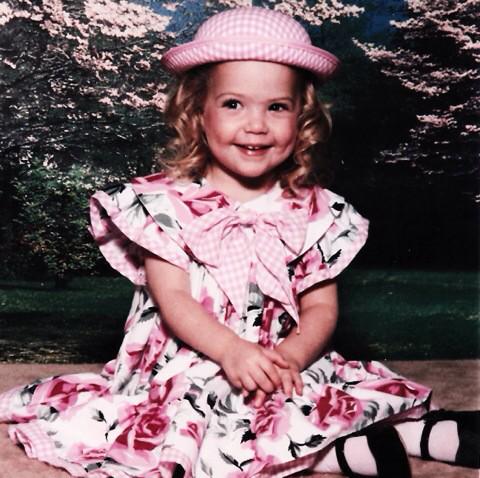 Eu to aos prantos aqui Happy Birthday Ashley Benson 