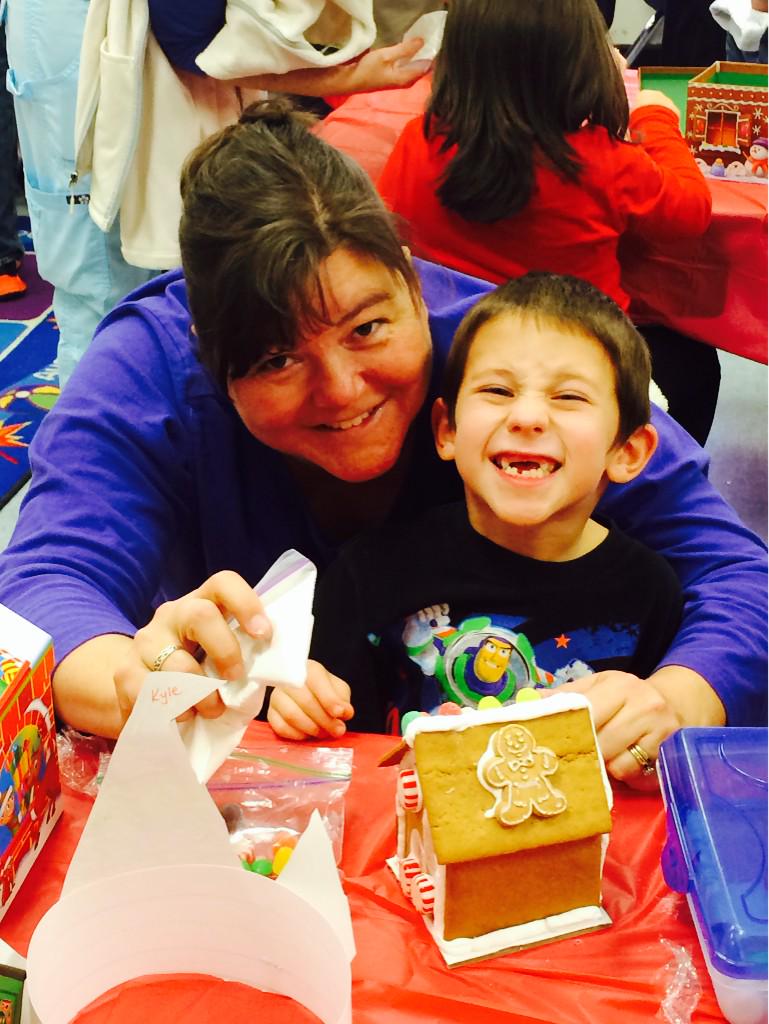 EMHWildcats's tweet image. &apos;Twas the night before the last day before break...  #GingerbreadFun #ArchitectTraining #TeamHolt