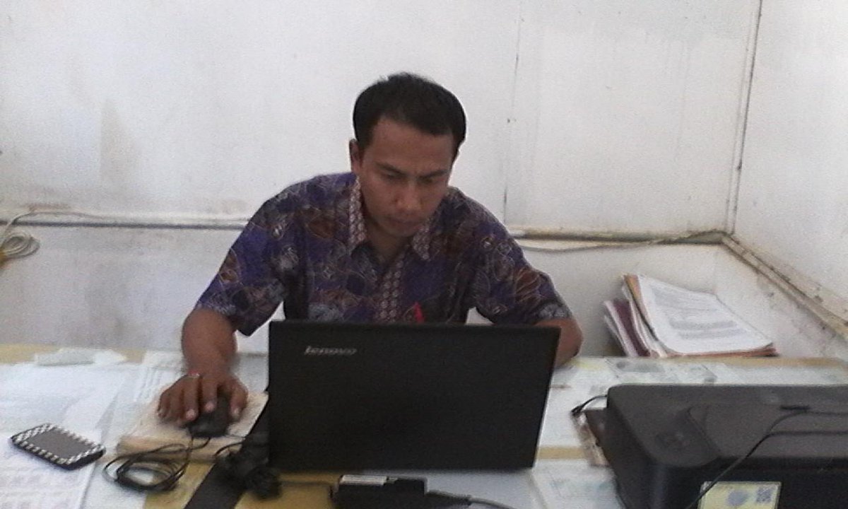 munir_sohibul's tweet photo. Lg sbuk krja ne... http://t.co/3TDnx0BiPB