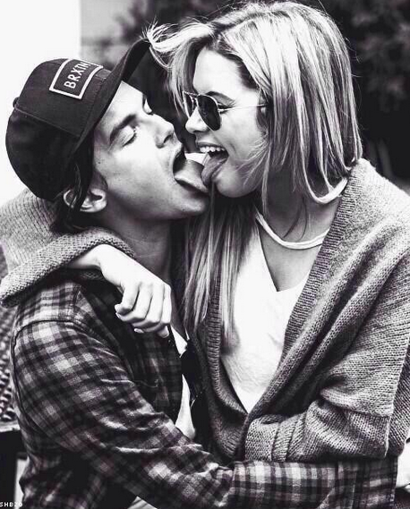 MARAVILHOSOS <3 <3 Happy Birthday Ashley Benson 