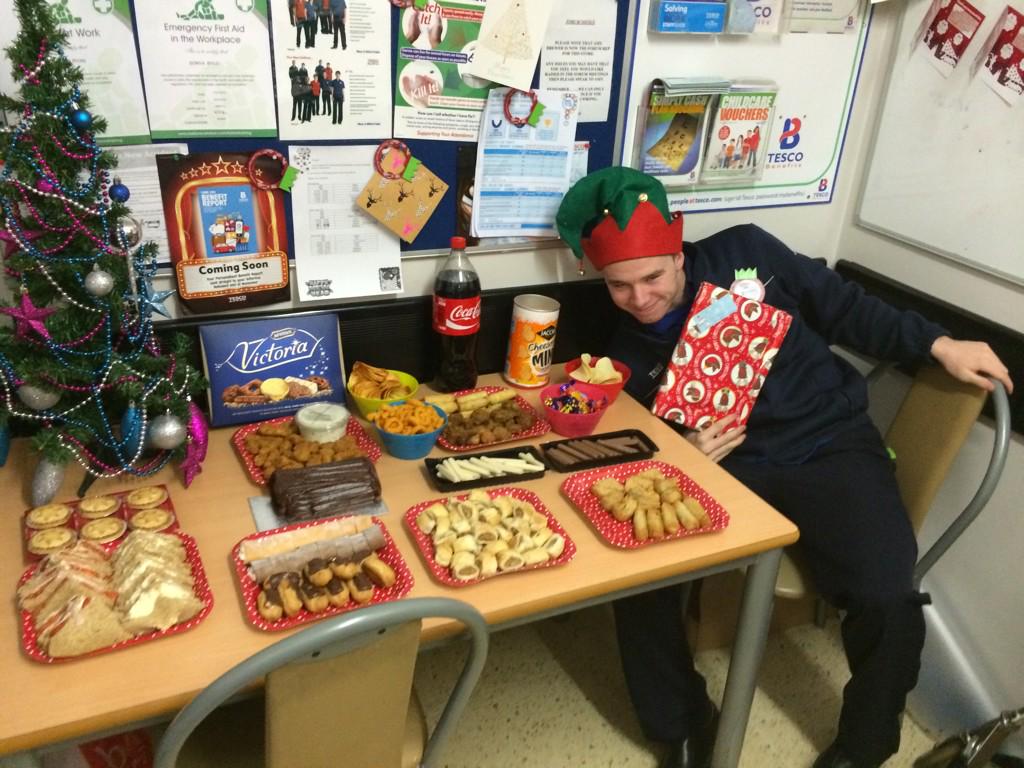 Joe enjoying his Xmas treats <a href="/elainet060369/">elaine taylor</a> <a href="/shirley21231901/">shirley jones</a>