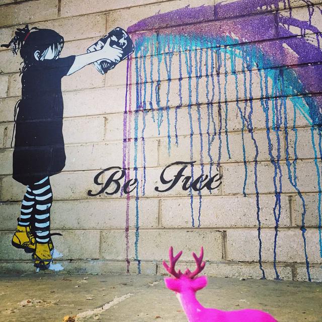 ExploreBendigo's tweet photo. #Benbi appreciating #StreetArt in #Bendigo #Chancerylane #Art #befree http://t.co/nkrS13A5gb