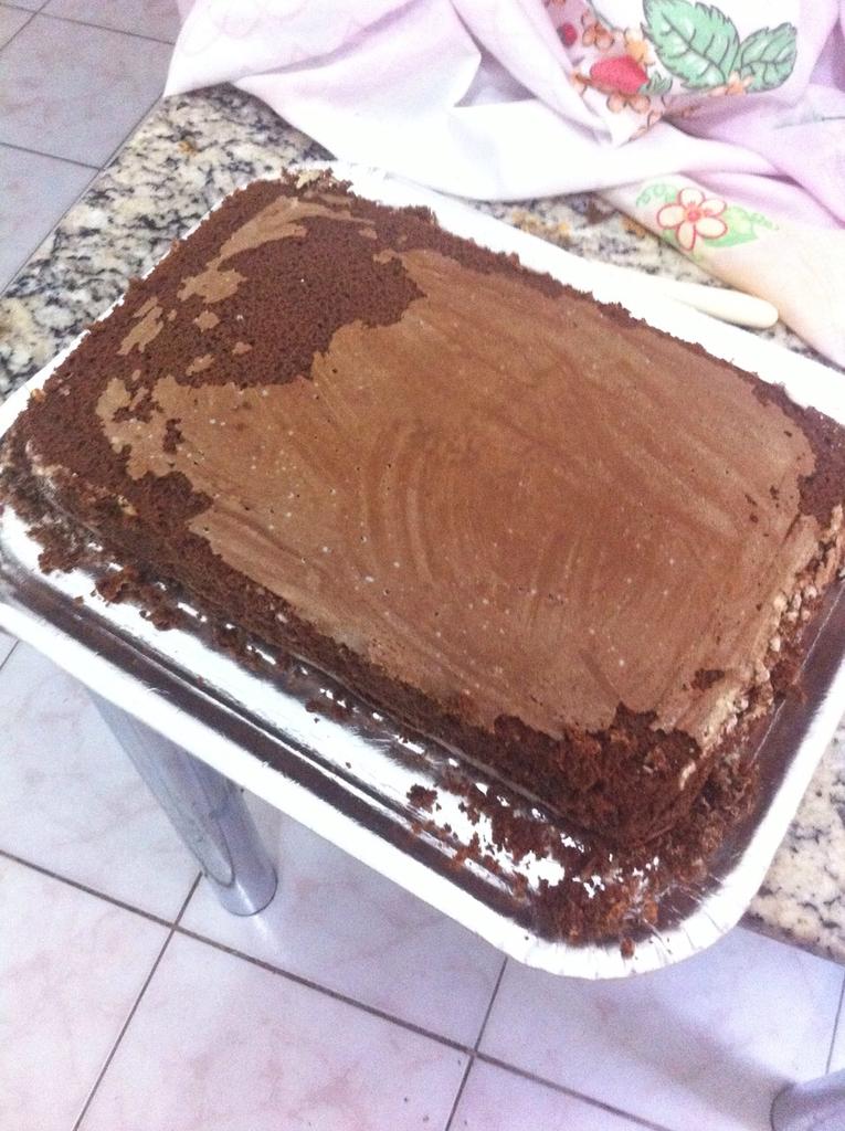 RelaxaNaPaula's tweet photo. #MissãoBolo 1/4 @tatiecastro @PoraLivia 
🎂🍰 http://t.co/YNTrqo2DdA