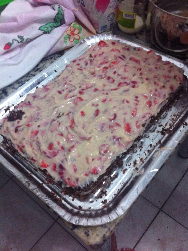 RelaxaNaPaula's tweet photo. #MissãoBolo 2/4 @tatiecastro @PoraLivia 
🎂🍰 http://t.co/wRCZhwF9sn