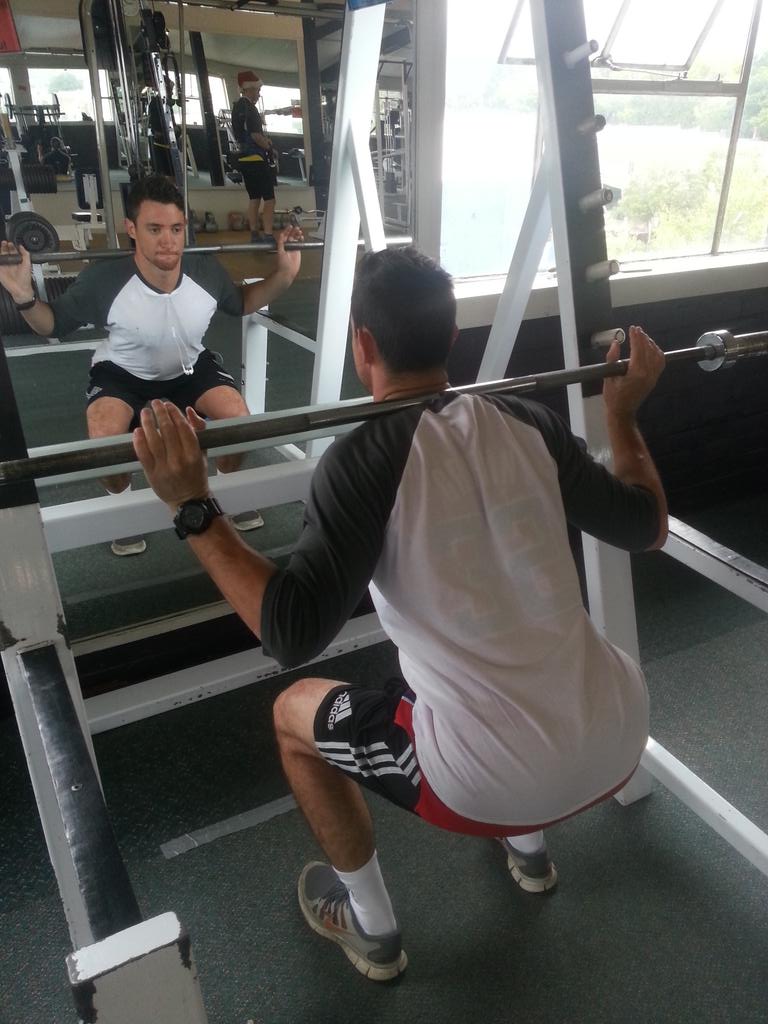 world266Hanover's tweet photo. The boys getting a headstart on the day. Early morning workout http://t.co/MiU4KpJhNz