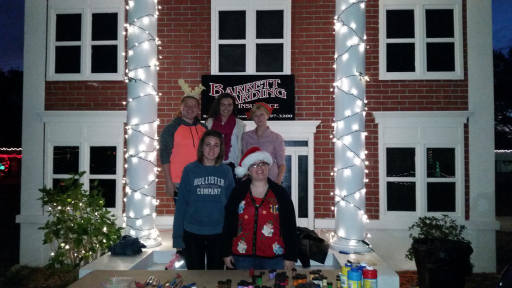 emilyrlamb's tweet photo. Mitchell FBLA volunteering at Safety Town Celebration of Lights! @jwmhsfbla  @PascoCTE http://t.co/l6Gijx4aM7