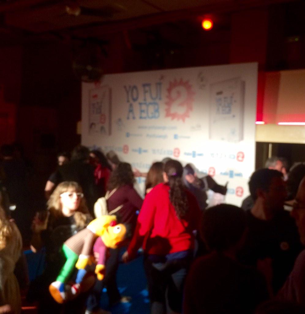 EnfrmraSaturada's tweet image. Es cosa mía o Epi y Blas están dándose el lote en la fiesta de @YofuiaEGB ??