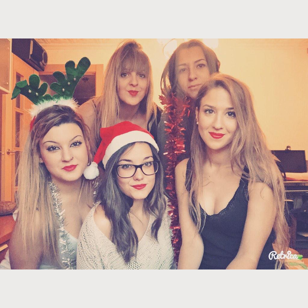 MariaBenaque's tweet photo. Bonitas que son mis niñas, tanto por fuera como por dentro @anndreavillar @PaulittaCM @MaariaP5 @lidddixx http://t.co/rL0WiphrZH