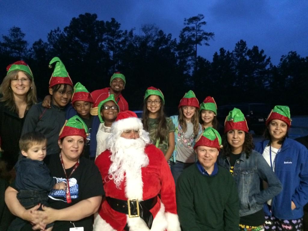 .<a href="/MonahanBobcats/">Monahan Elementary</a> are being Santa in the neighborhood handing out books! #sheldonshines <a href="/SheldonISD/">Sheldon ISD</a>
