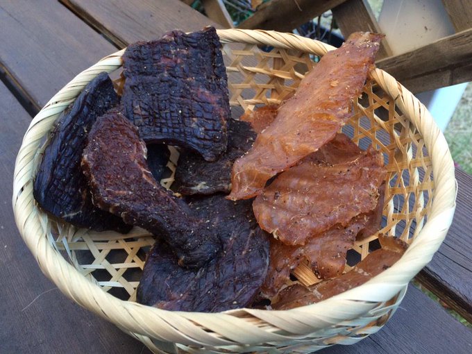 鶏肉を使った干し肉の作り方 レシピ ヘルシーでおつまみにもおすすめ お食事ウェブマガジン グルメノート