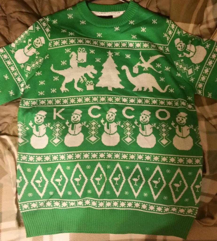 corey3536's tweet photo. Finally got my Chive ugly sweater! #chive http://t.co/otkMav20Q2