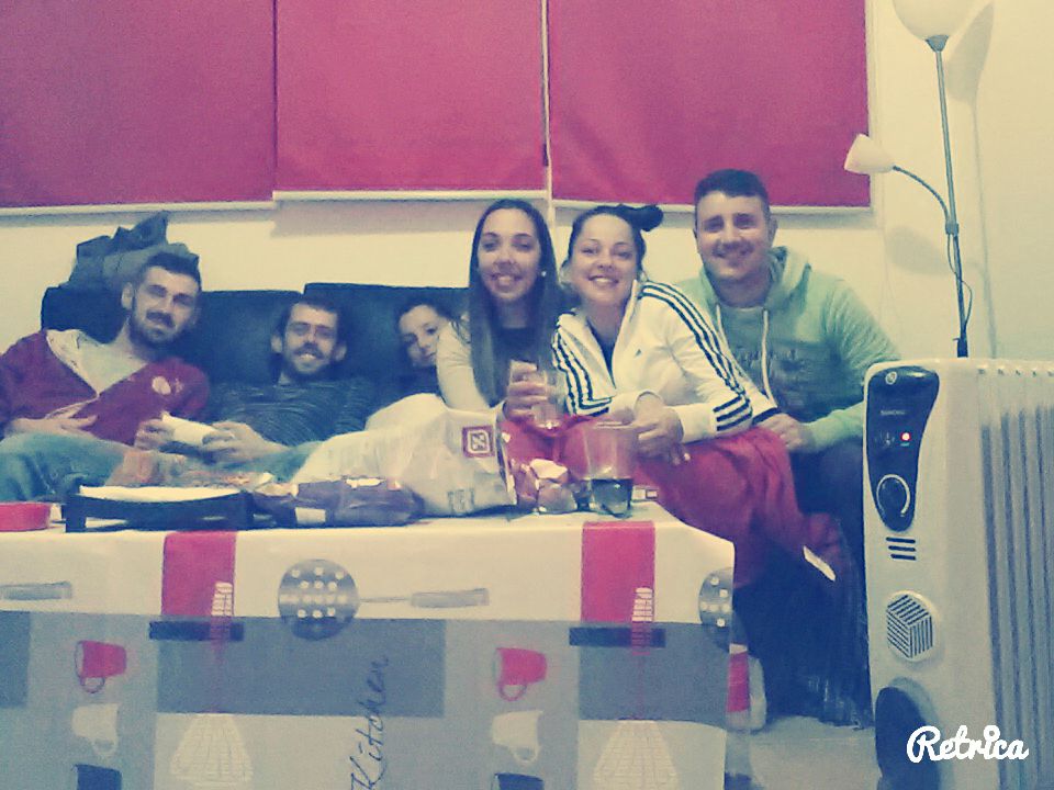 mariamirabent's tweet photo. Morimos de amor de frio  y de sueño pero Paula ha ganado GH15!!! Ole tuu @Tito_isla @mariaojito10 @Cristinitaneto http://t.co/WFMmuTJ0RR